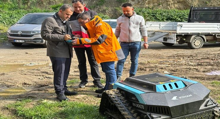 Yeni Nesil Ot Biçme Robotu Hizmete Girdi