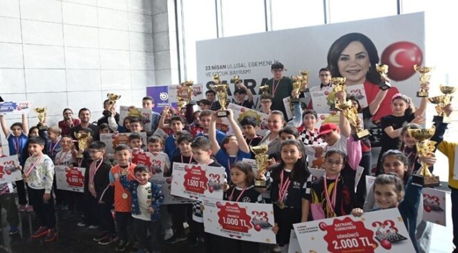 TEKİRDAĞ’DA HAMLELER 23 NİSAN İÇİN YAPILDI, SATRANÇ TURNUVASINDA ŞAMPİYONLAR BELİRLENDİ