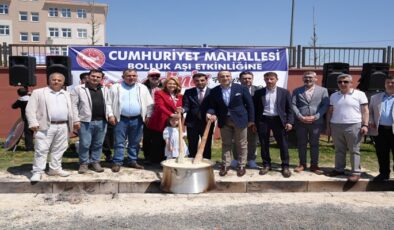 BAŞKAN MÜGE YILDIZ TOPAK BOLLUK AŞI ETKİNLİĞİNE KATILDI