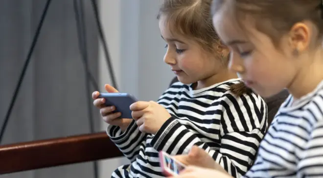 Sosyal Medyaya 15 Yaş Sınırı Geliyor