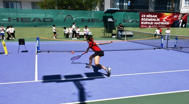 Minik Raketler Çocuk Bayramı İçin Korta Çıktı