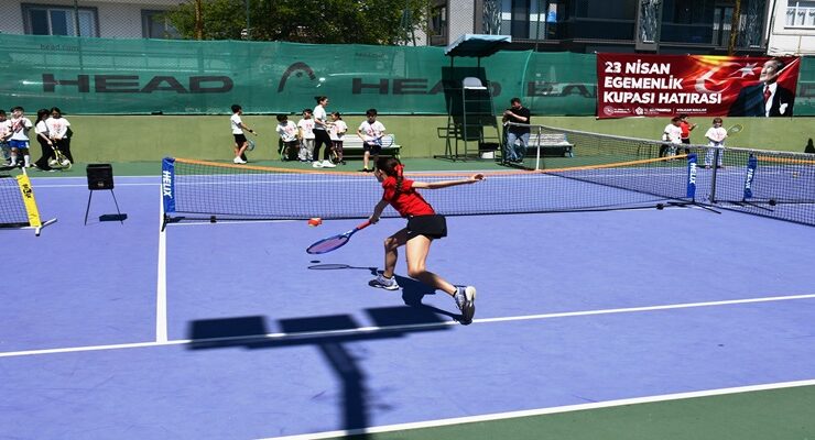 Minik Raketler Çocuk Bayramı İçin Korta Çıktı