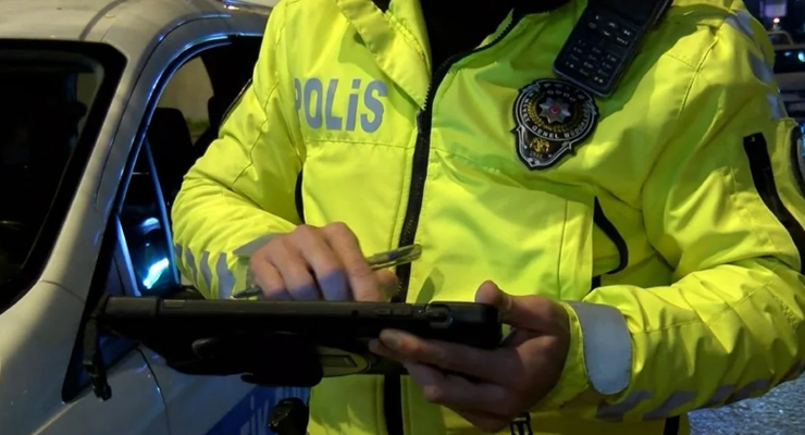 Yeni trafik yasası yürürlükte: Cezalar katlandı