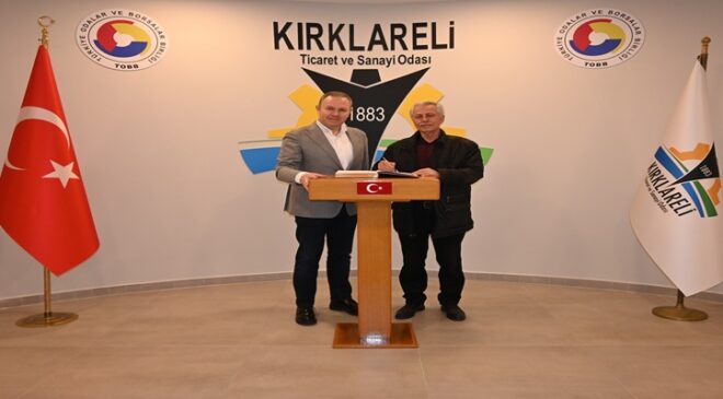 Geçmiş Dönem Kırklareli Belediye Başkanı Av. Cavit Çağlayan, Kırklareli TSO’nın “Şeref Defteri”ni İmzaladı