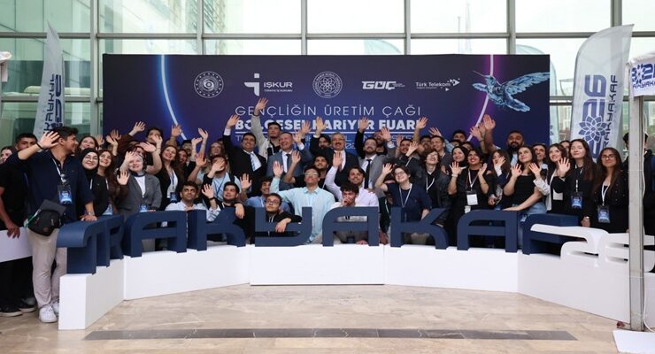 TEKİRDAĞ NKÜ EV SAHİPLİĞİNDE ÖĞRENCİLERİ İŞ DÜNYASIYLA BULUŞTURAN ‘TRAKYA KARİYER FUARI 2026’ TAMAMLANDI
