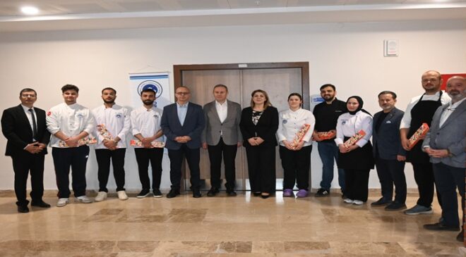 Başkan Soner Ilık, Gastronomi ve Mutfak Sanatları Öğrencilerine “Şef Bıçağı” Hediye Etti