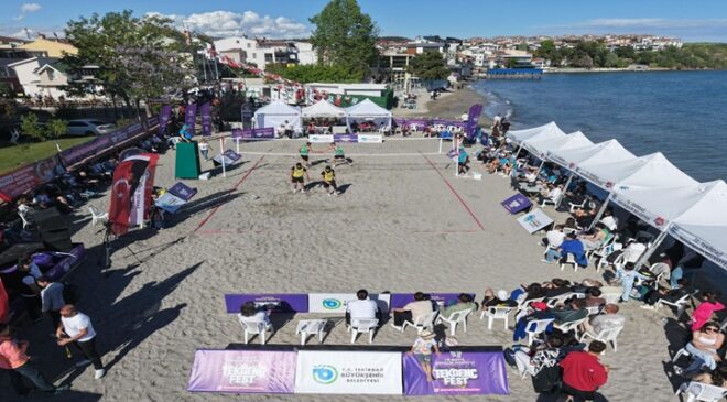 TEKGENÇFEST PLAJ VOLEYBOLU TURNUVASI KIYASIYA MÜCADELELERLE TAMAMLANDI