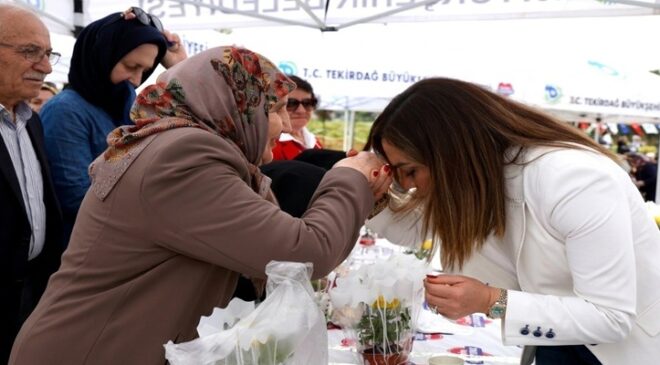 CANDAN BAŞKAN ÇERKEZKÖY’DE ANNELERİN MUTLULUĞUNA ORTAK OLDU