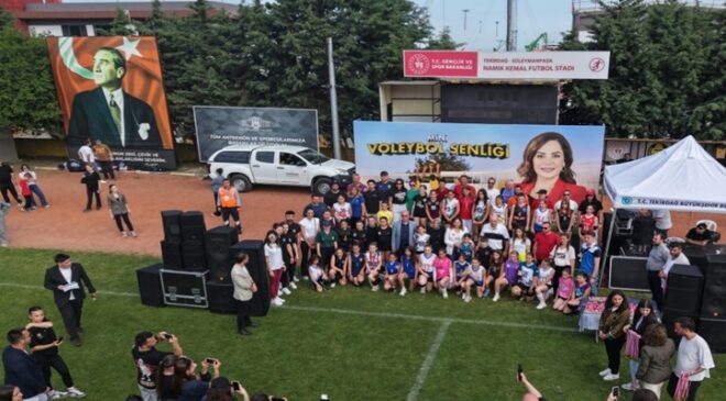 TEKİRDAĞ’DA GENÇ YETENEKLER SAHAYA ÇIKTI