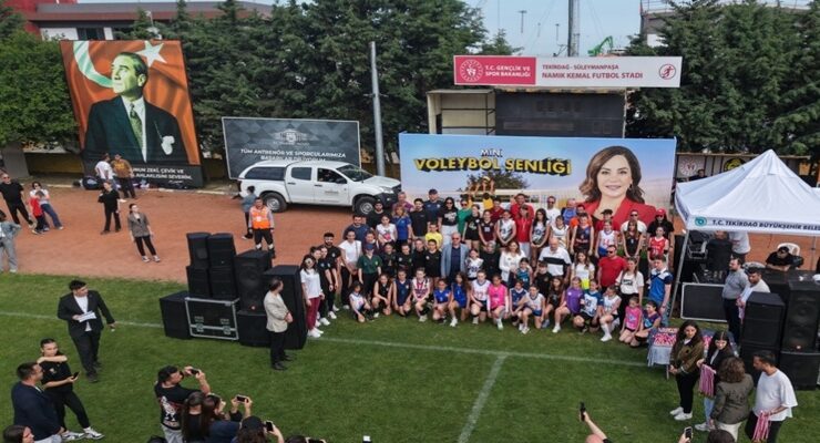 TEKİRDAĞ’DA GENÇ YETENEKLER SAHAYA ÇIKTI
