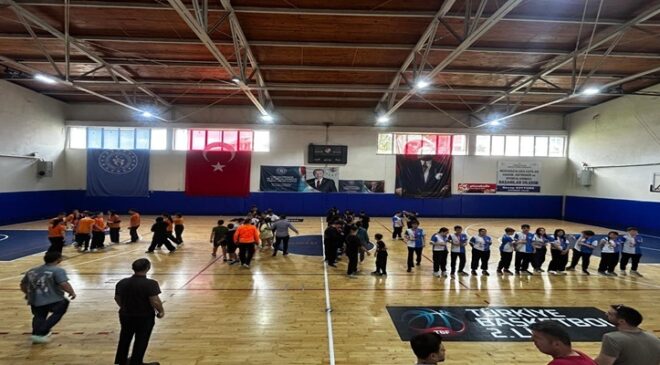 Çorlu’da Geleneksel Çocuk Oyunları Kaleli Yakan Top Heyecanı