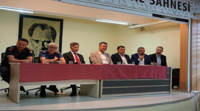 Başkan Sarıkurt, Silahtarağa Mahallesi Halk Toplantısına Katıldı