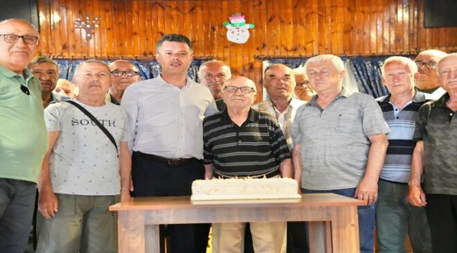 Başkan Sarıkurt “Yaşayan Çınarlar” ile Babalar Günü Programında Bir Araya Geldi