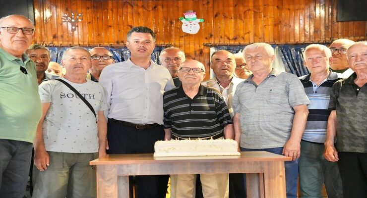 Başkan Sarıkurt “Yaşayan Çınarlar” ile Babalar Günü Programında Bir Araya Geldi