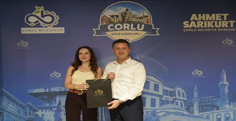 Başkan Sarıkurt’tan Kadın Eğitmenlere Teşekkür Belgesi (1)