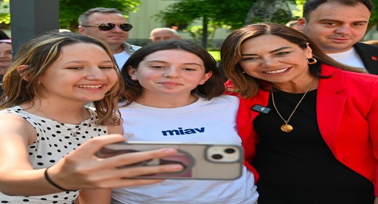 CANDAN BAŞKAN’A SARAY’DA SEVGİ SELİ