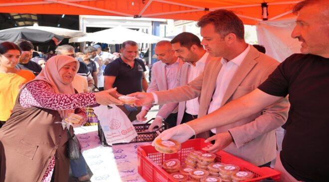 Perşembe Pazarında Aşure Bereketi