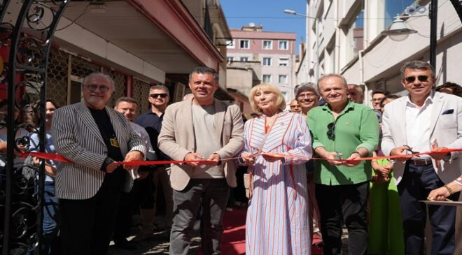 Sanat Sokağı’nda Edebiyat Rüzgârı: Ayşe Kulin Çorlu’da Sanatseverlerle Buluştu
