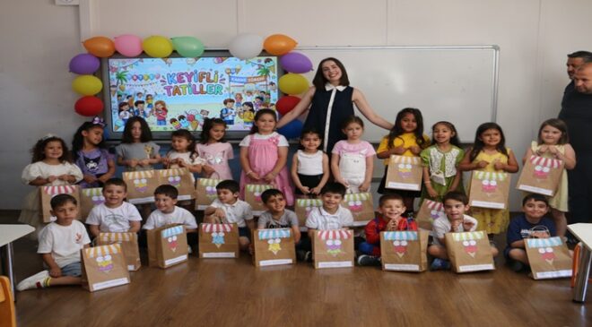 Ergene de Minik Öğrencilerin Karne Sevinci