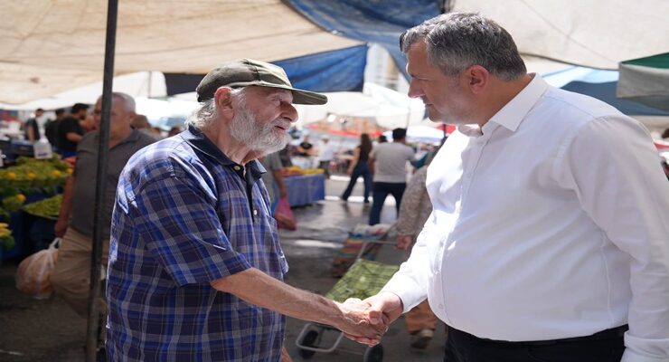 BAŞKAN TAŞYASAN’DAN SEMT PAZARINA ZİYARET