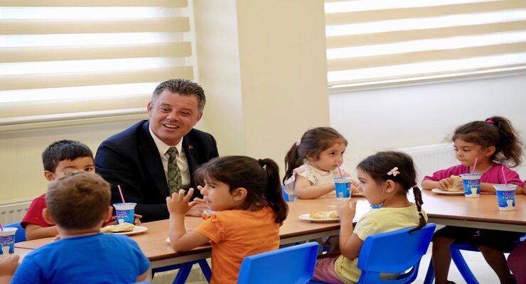 Başkan Sarıkurt, Yaz Okulunda Miniklerle Buluştu