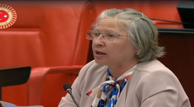 CHP’li Nurten Yontar: “YKS Sonuçları Eğitim Sistemindeki Sorunları Bir Kez Daha Ortaya Koydu”