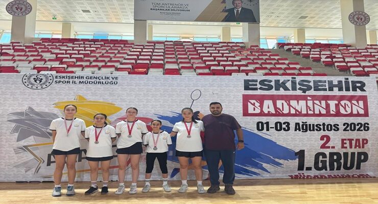 ÇORLU’NUN BADMİNTON KIZ TAKIMI ANALİG FİNALLERİ’NE KALDI