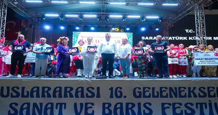 SARAY’DA HALK DANSLARI GECESİ’NE BÜYÜK İLGİ