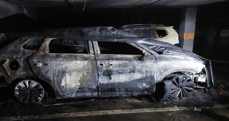 ÇORLU’DA ELEKTRİKLİ ARAÇ YANGINI: BATARYALAR PATLADI, ARAÇ KULLANILAMAZ HALE GELDİ