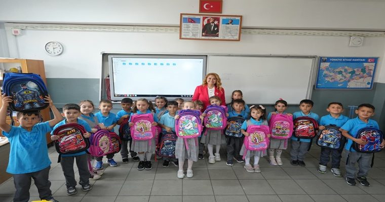 MÜGE BAŞKAN’DAN ÖĞRENCİLERİN EĞİTİMİNE DESTEK!