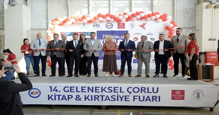 Çorlu Kitap Fuarı Kapılarını Kitapseverlere Açtı (15)