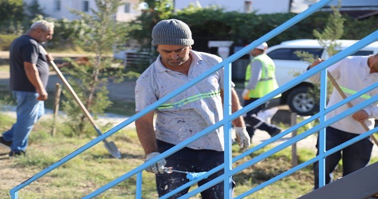 MARMARAEREĞLİSİ’NDE PARKLAR YENİLENİYOR, YEŞİL ALANLAR GÜZELLEŞİYOR