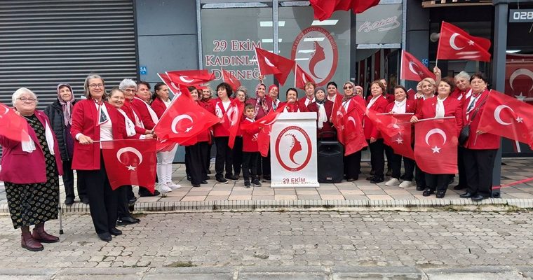 29 EKİM KADINLARI DERNEĞİ’NDEN CUMHURİYET BAYRAMI’NA ANLAMLI KUTLAMA