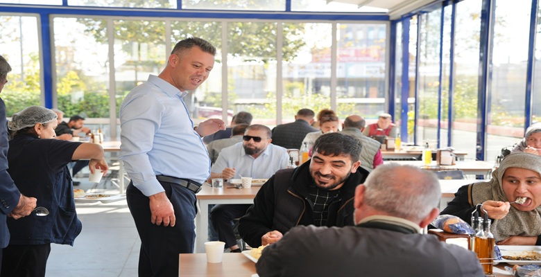 Başkan Sarıkurt Kent Lokantası’nda Vatandaşlarla Bir Araya Geldi (4)