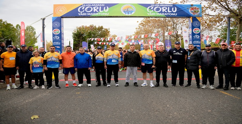 Uluslararası Çorlu Yarı Maratonu Tarihi Bir Coşkuyla Gerçekleştirildi (28)